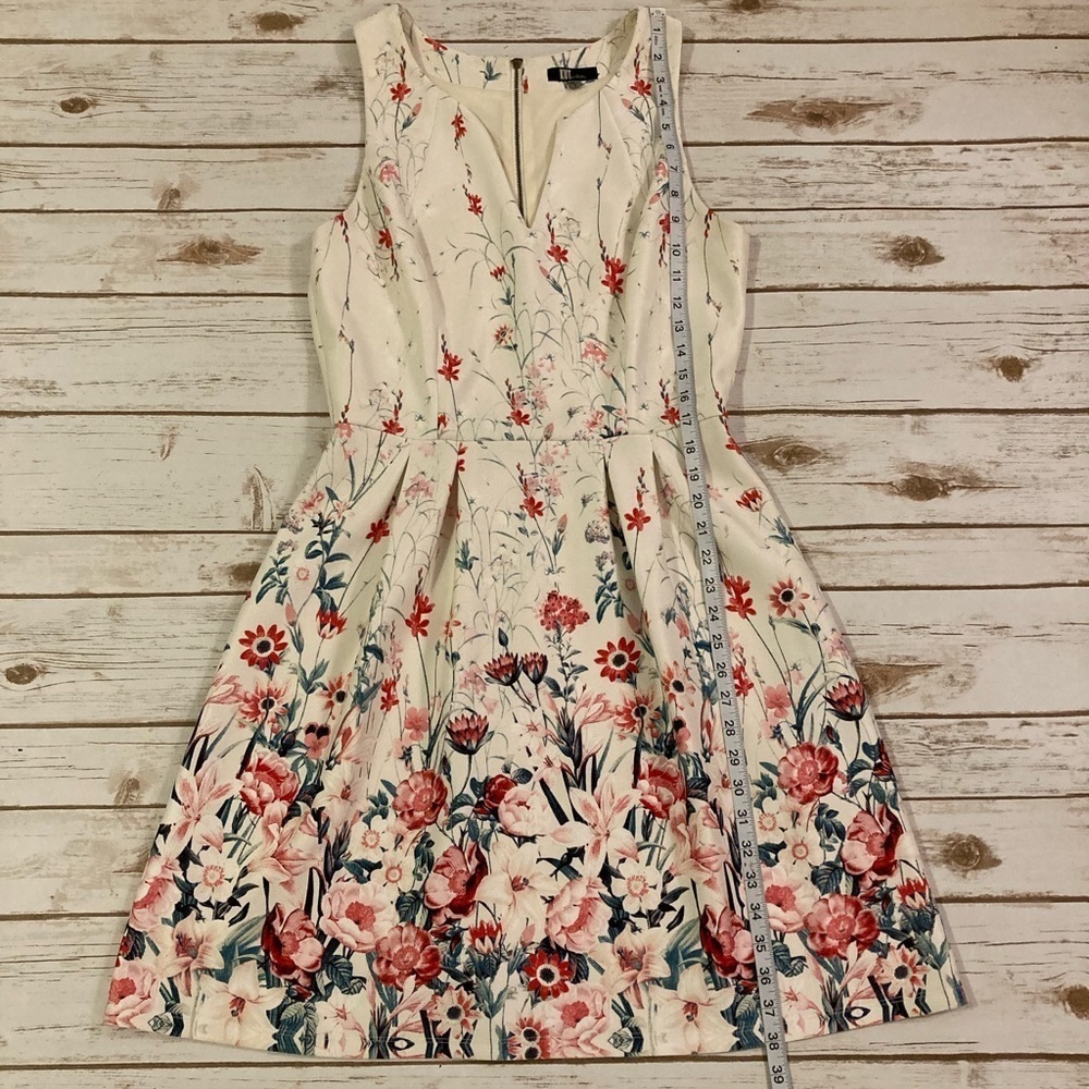 Kut From The Kloth Sleeveless Fit and Flare Floral Dress 8 - Picture 7 of 16